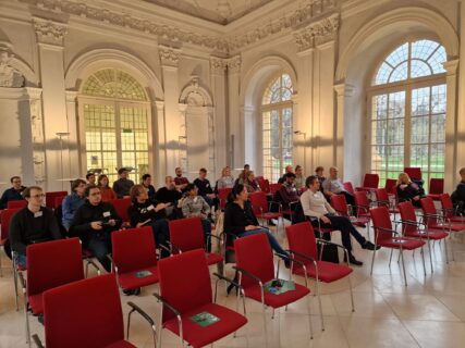 All scientists have landed in the Wassersaal, waiting for the opening (image: PS)